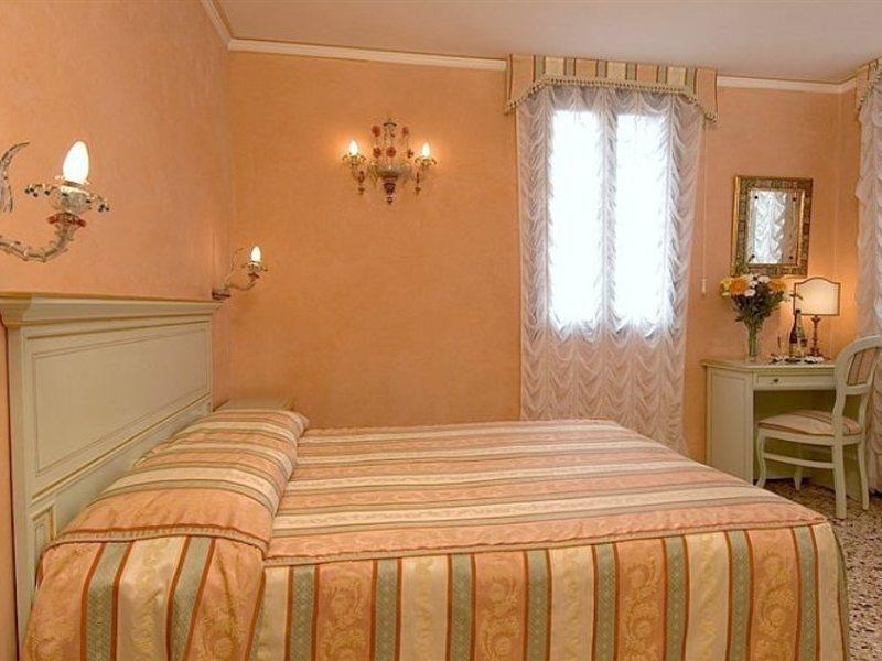 Hotel Firenze 3*
