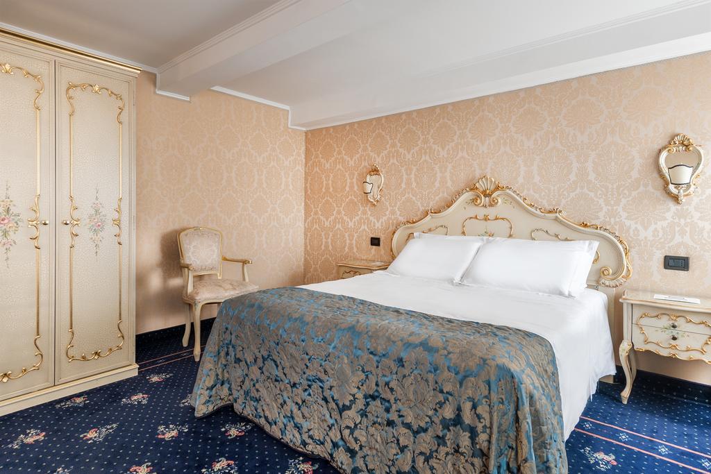Hotel Montecarlo