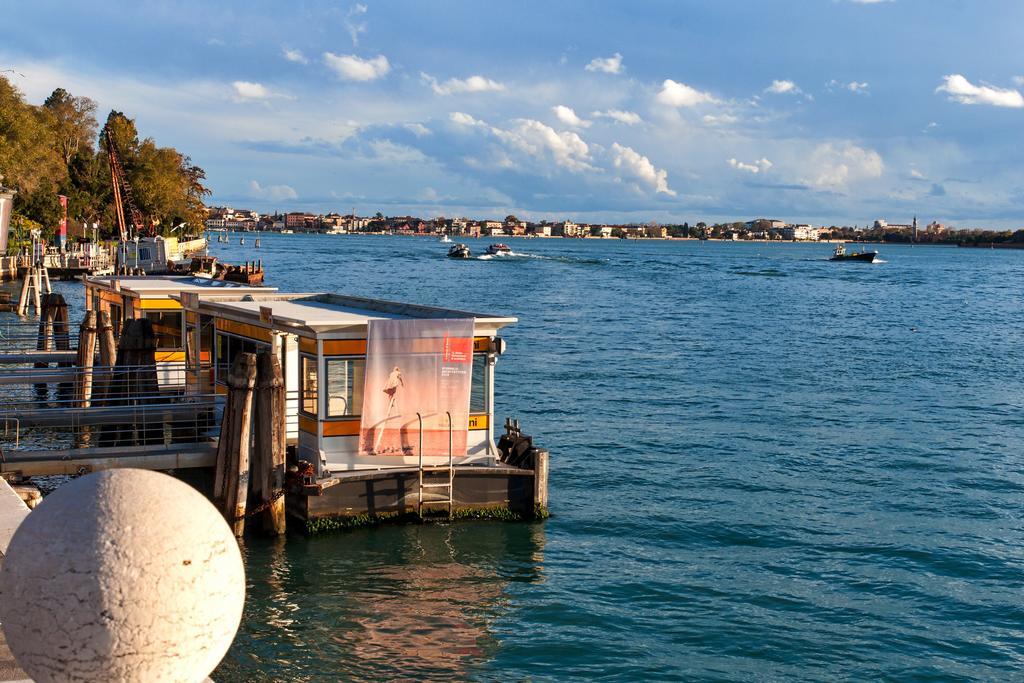 Biennale Bianco & Rosso Apartment