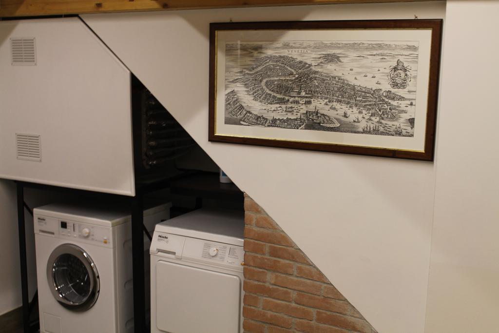 Doge's House Apartment