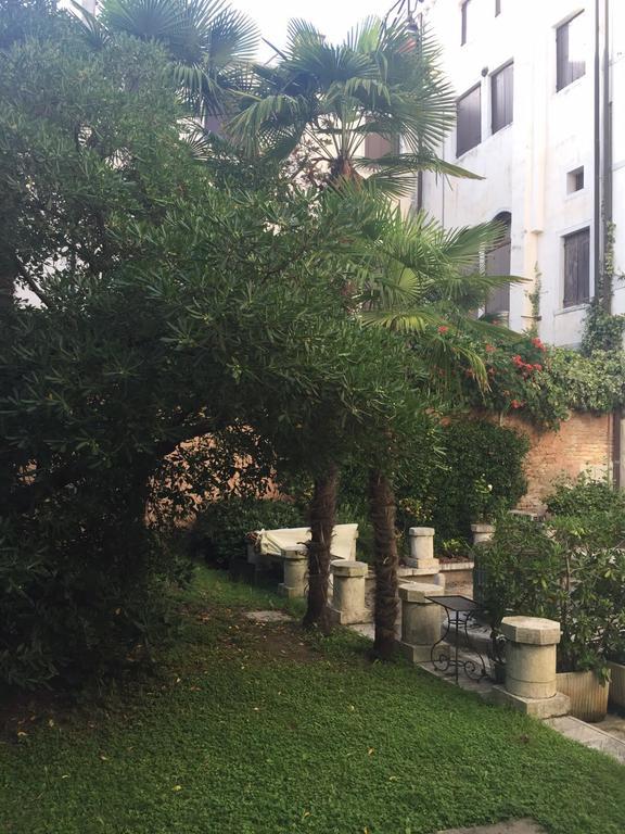 Apartment In A Lovely Garden Biennale Flat