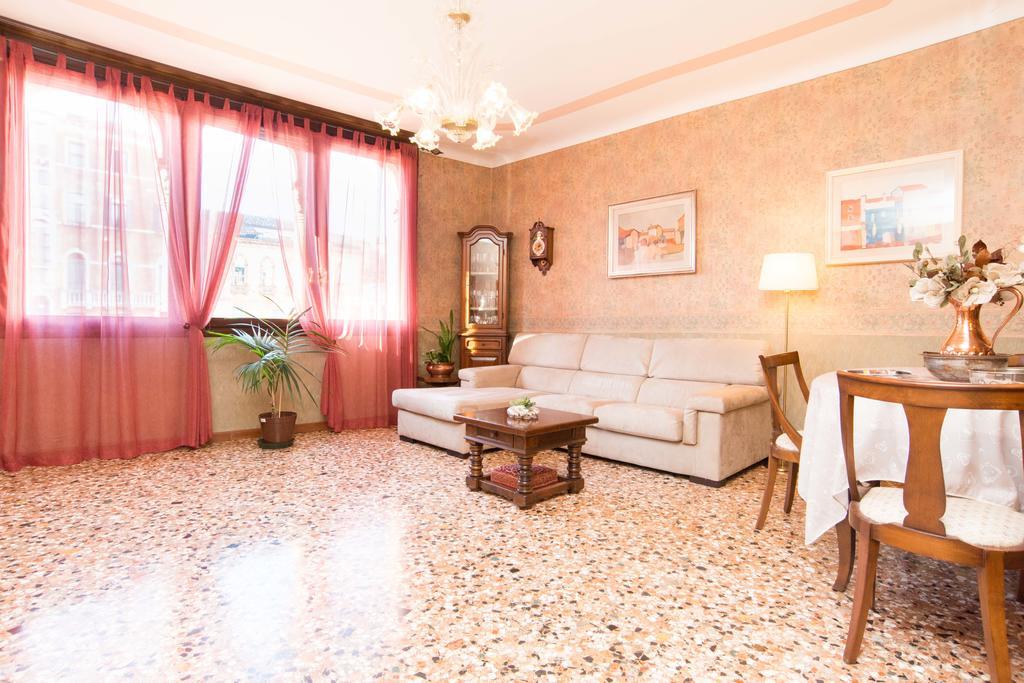 Ca Della Trifora Apartment