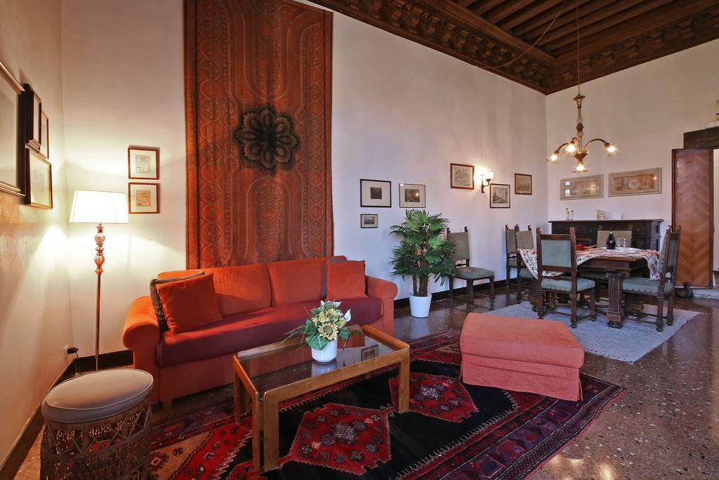 Appartamenti Inside Palazzo Foscarini Venice