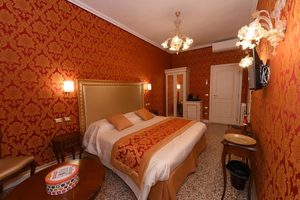 40.17 San Marco Guest house Venice