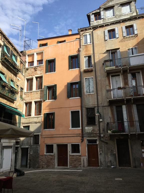 Charming Palace Corte Del Teatro Apartment