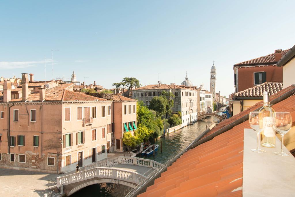 San Lorenzo Canal View With Balcony Apartment