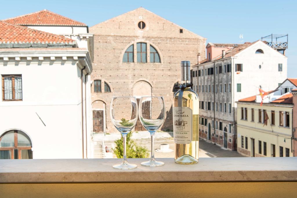 San Lorenzo Canal View With Balcony Apartment Venice