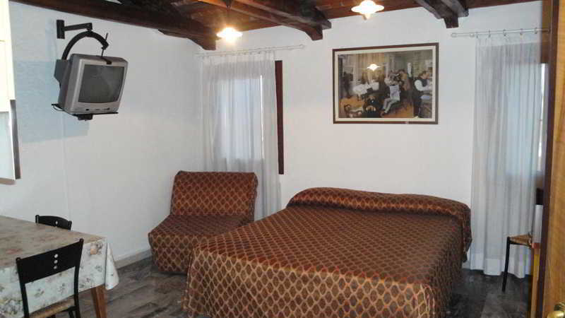 Ariel Silva Hotel 2*