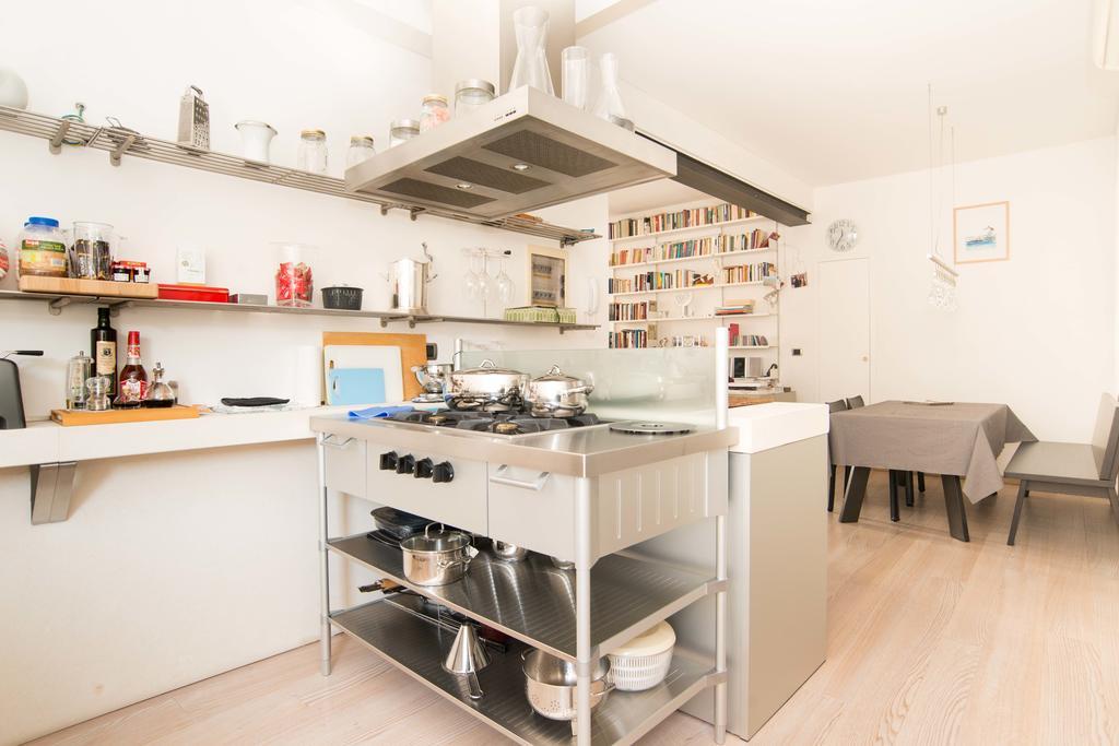 Ghetto Modern Apt For 4, Venice Apartment
