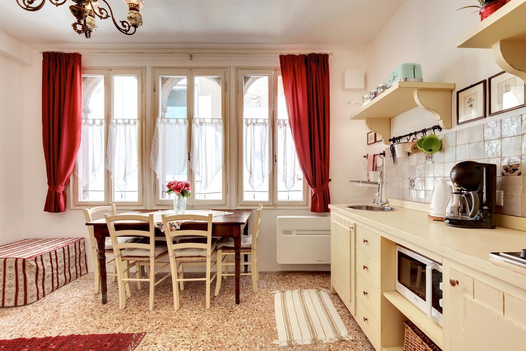 Ca' Badoer Frari Apartment *