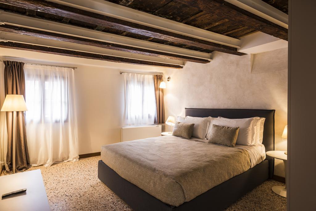 Myplace Campo Santa Margherita Apartment *