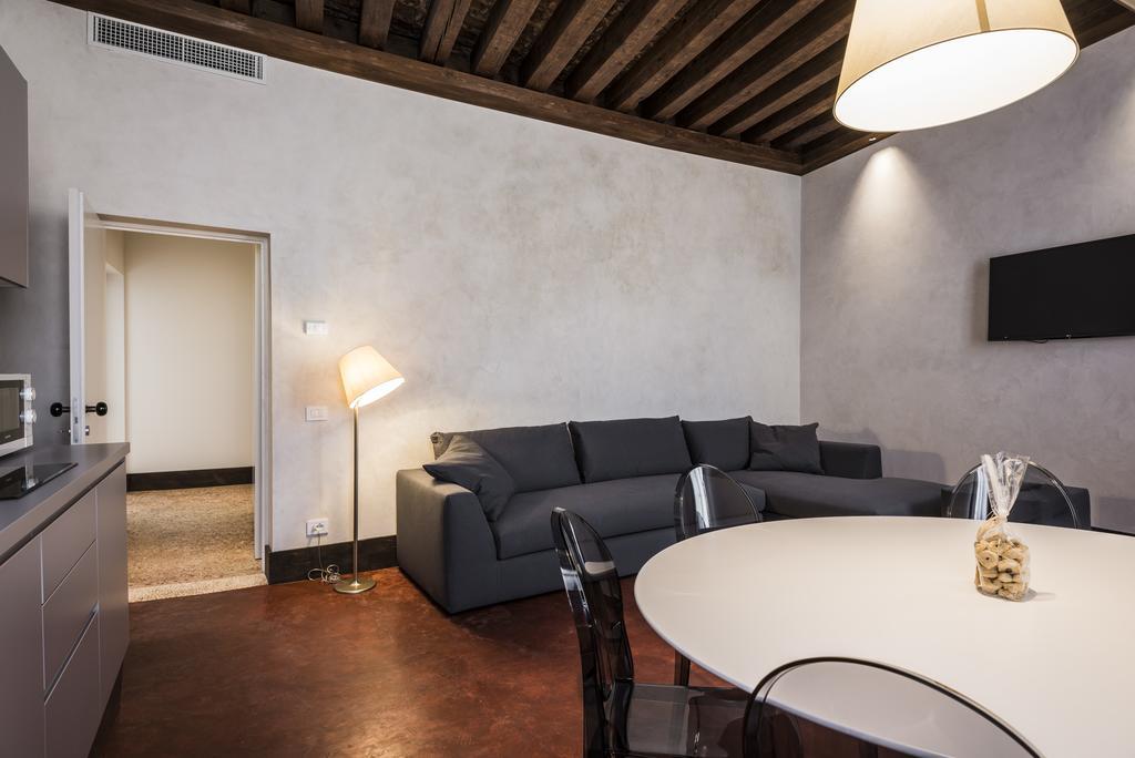 Myplace Campo Santa Margherita Apartment *