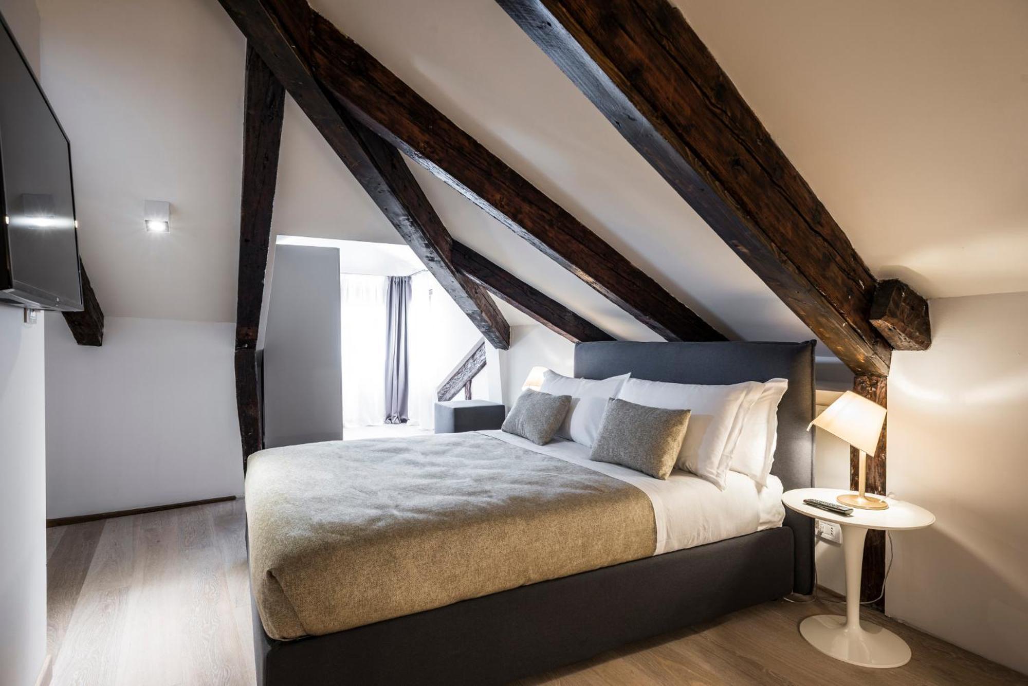 Myplace Campo Santa Margherita Apartment *