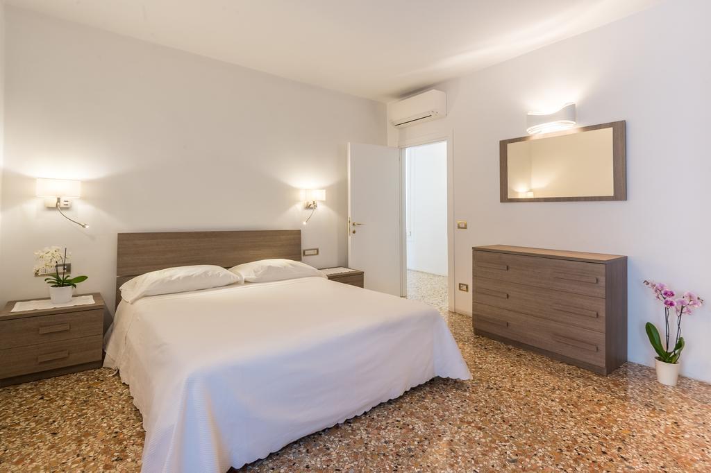 Ca' Dore Apartment *