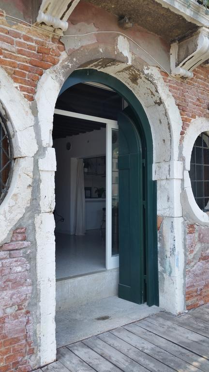 Elisabeth Waterfront Apartment Venice