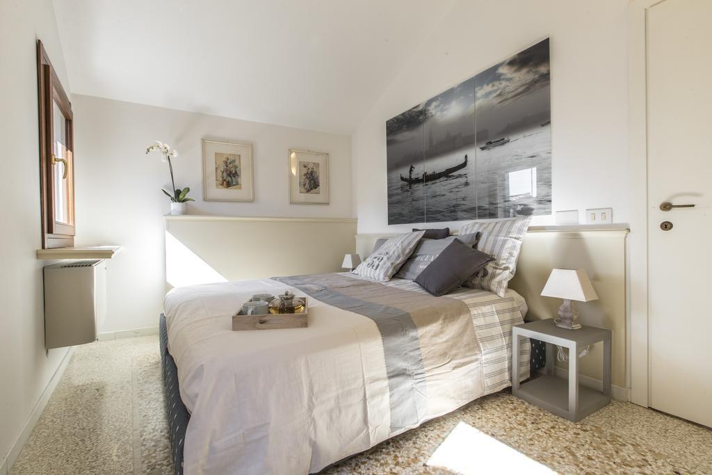 Apartment Lovely Venetian