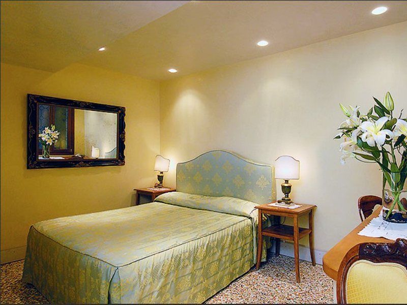 San Zulian Hotel