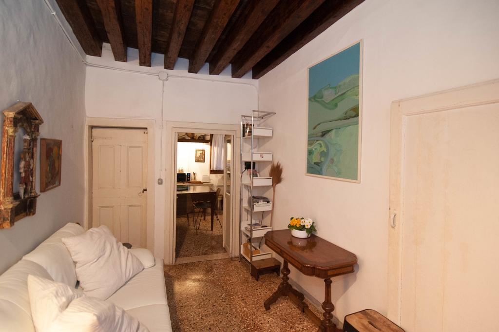 Apartment Casa 300 *