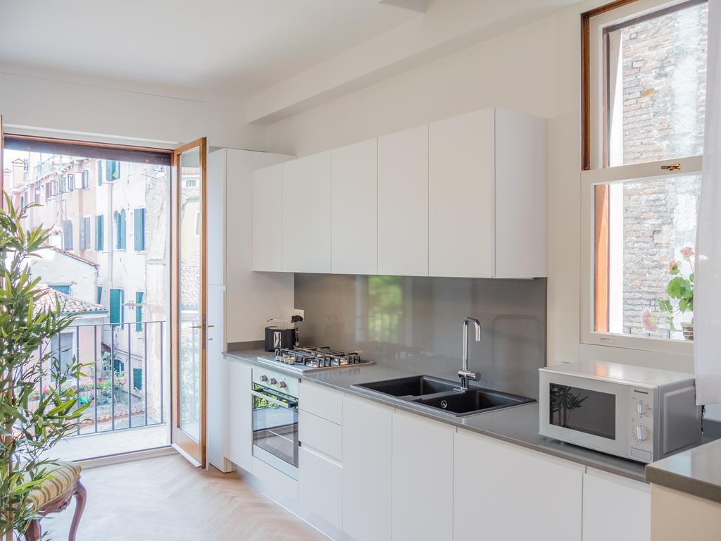 Luxury On Grand Canal By Wonderful Italy Apartment
