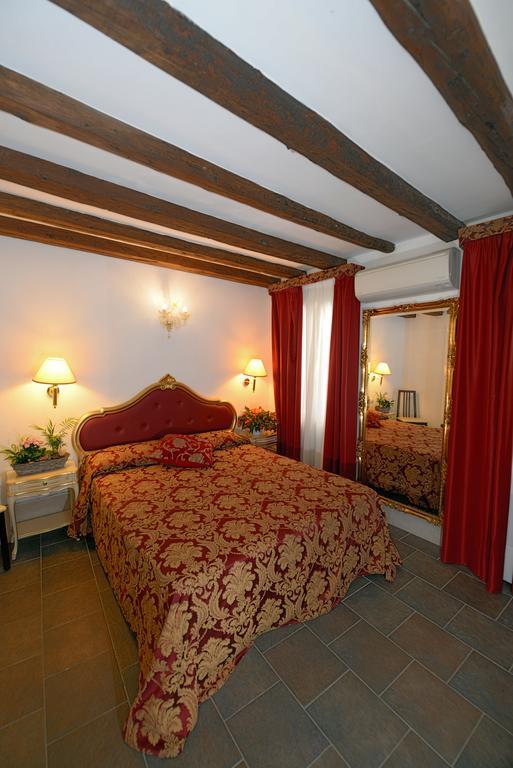 Guest house Ca' Del Gallo 2*