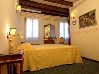 Fiorita Hotel *