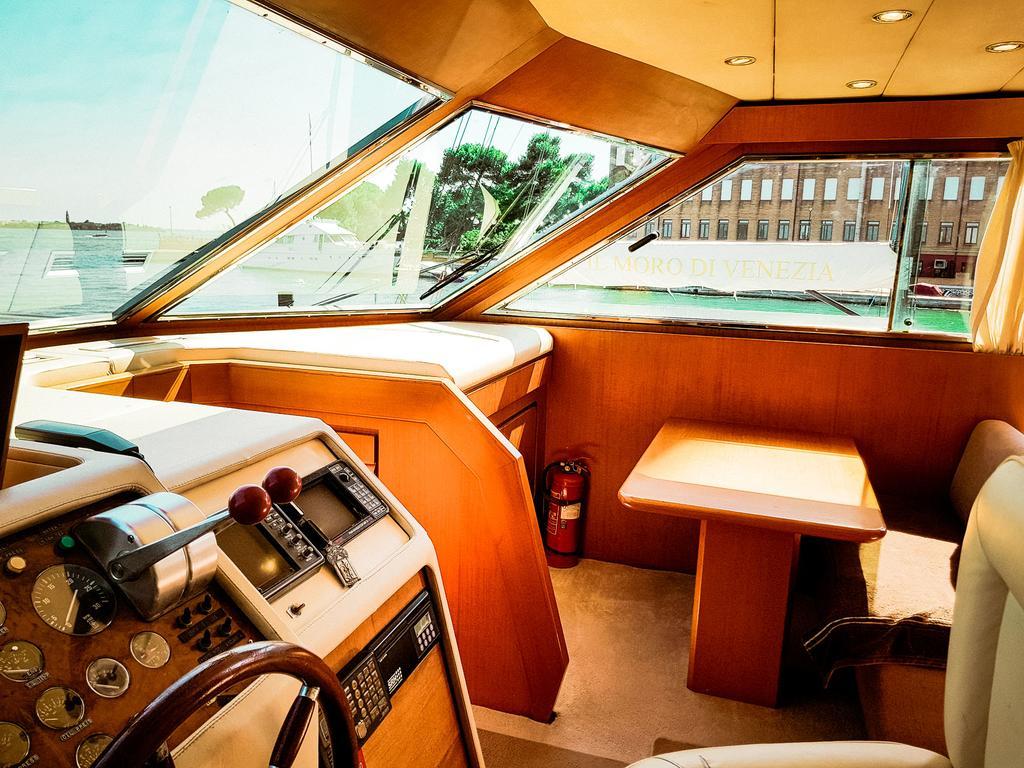 Yacht Diva Venice