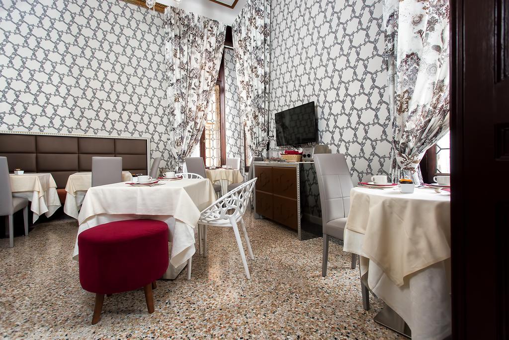 Ca' Nobile Corner Hotel