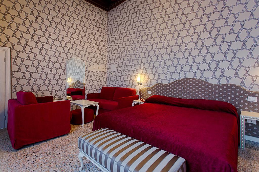 Ca' Nobile Corner Hotel 3*