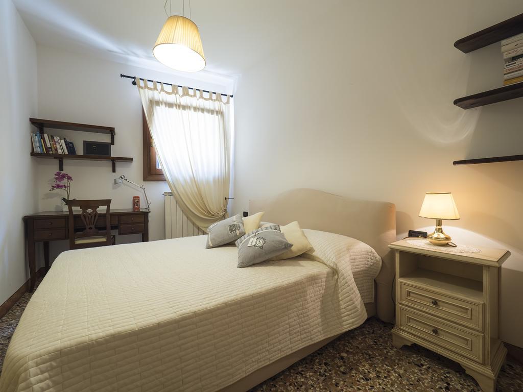 Romantic Lagoon - Canal View Apartment