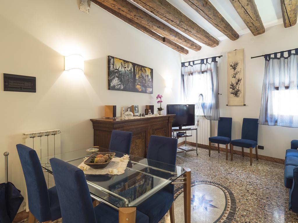 Romantic Lagoon - Canal View Apartment Venice