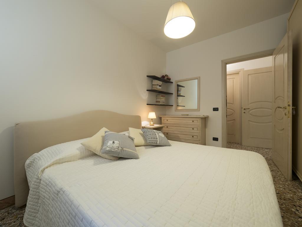 Romantic Lagoon - Canal View Apartment Venice