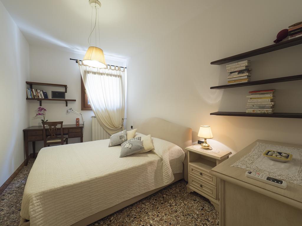 Romantic Lagoon - Canal View Apartment *