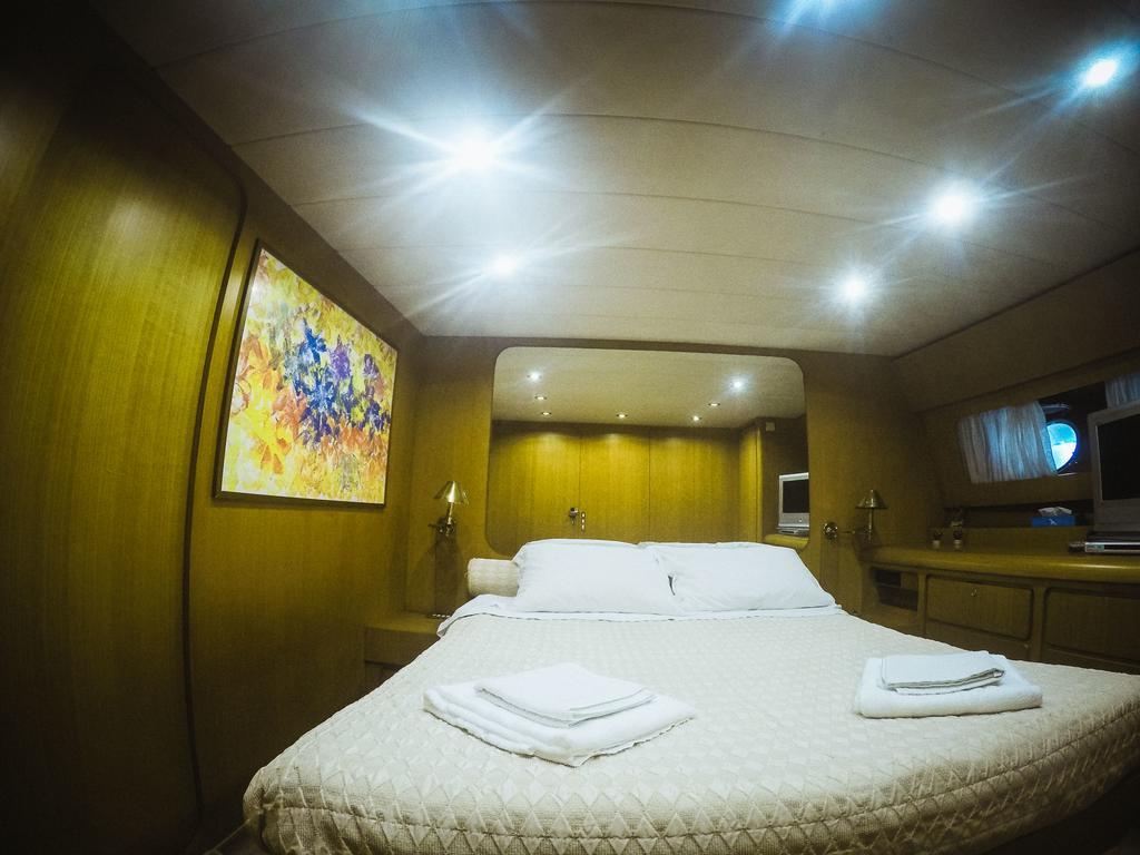 Botel Yacht Diva Venice