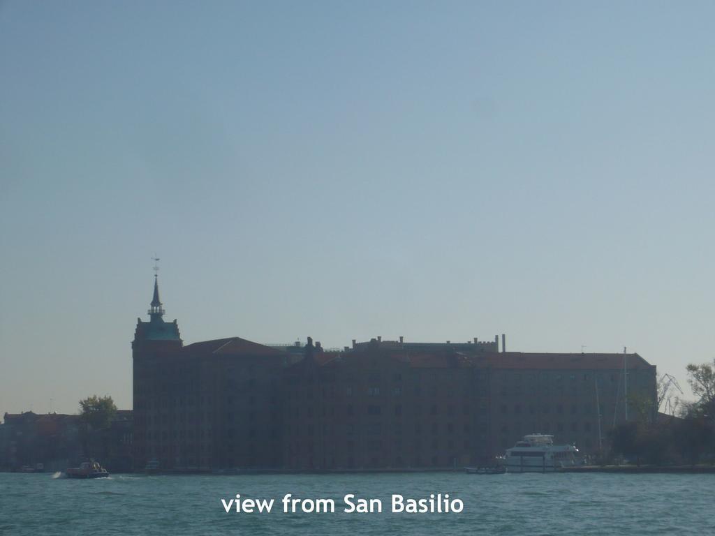 Cruise Harbor Next 4pax, Mob Aircond, Wifi Venice