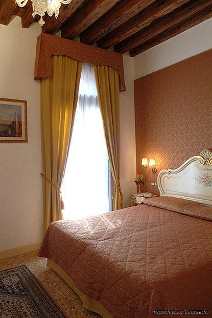 Apostoli Palace Bed & Breakfast 3*