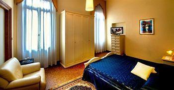 Bed & Breakfast Ca' Cappellis Venice