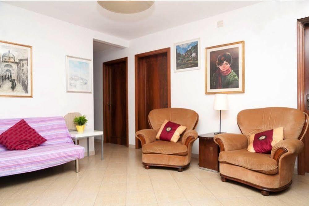 Venezianamente Apartment *