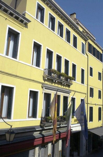 Hotel Amadeus 4*