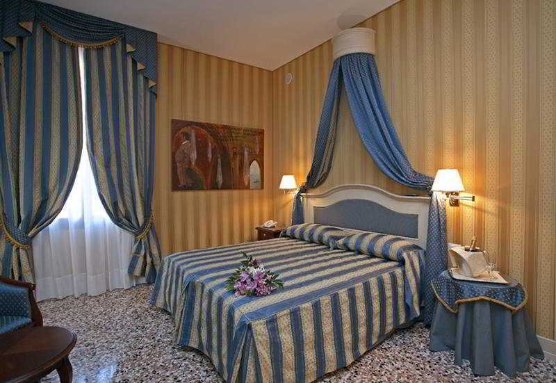 Bella Hotel 4*