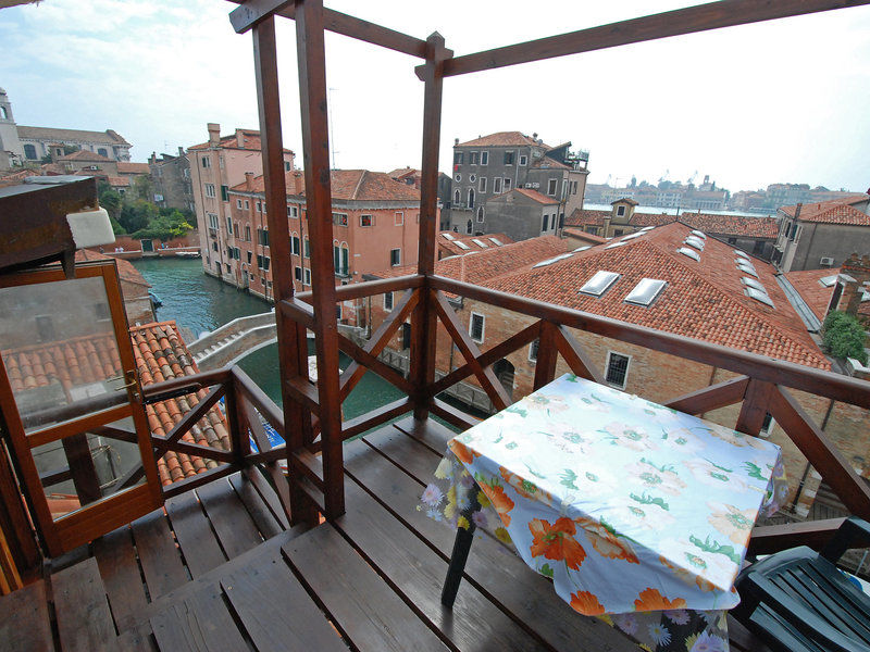 Campo San Trovaso *