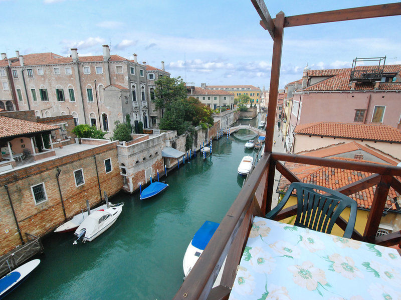 Campo San Trovaso Apartment *