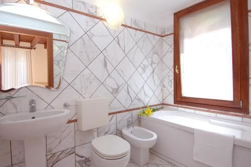 Hotel Ca' Dei Leoni 3*