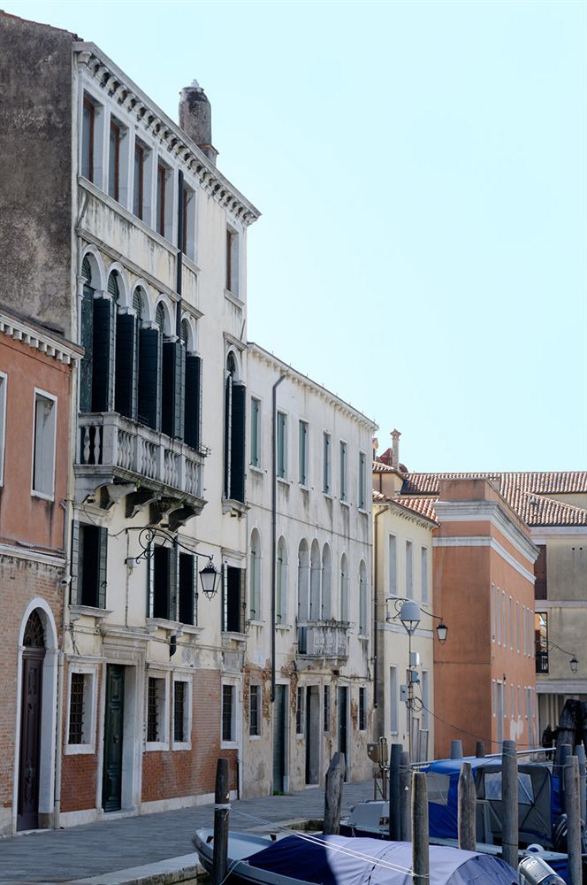 Canal Riva De Biasio 2* Venice