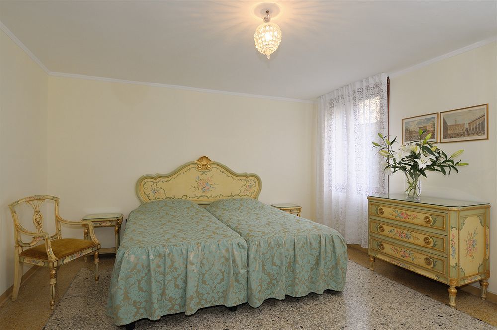 Canal Riva De Biasio Guest house