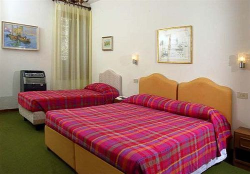 Hotel Iris