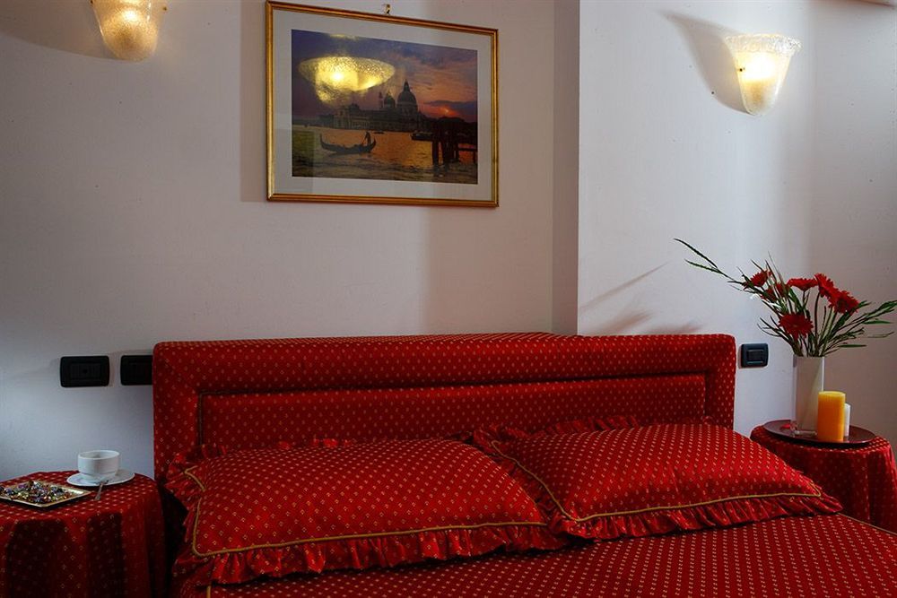 Alle Guglie Boutique