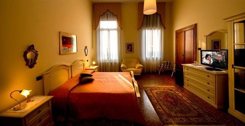 Bed & Breakfast Ca' Cappellis Venice