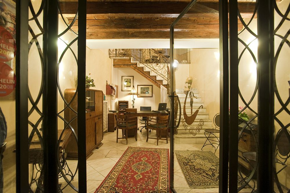 Guest house Art Deco