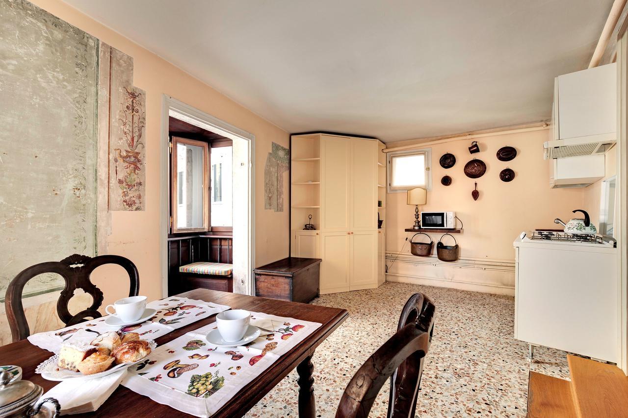 San Zulian Apartment *