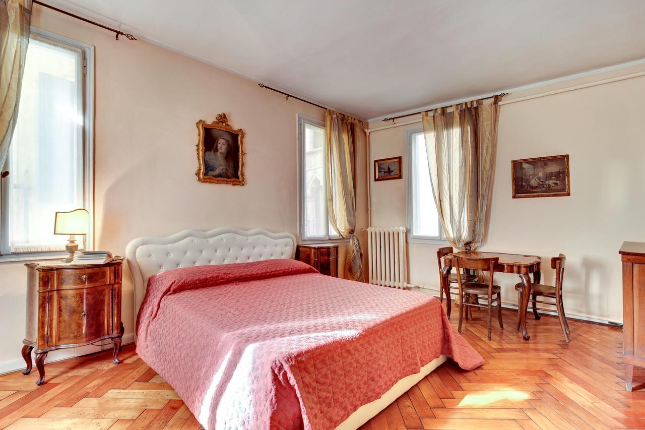 San Zulian Apartment *